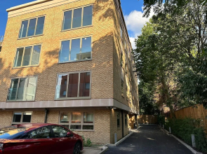 Kensington House by Solitaire Suites