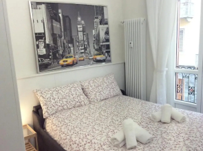 Room in Apartment - Small Charming Suites