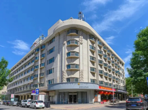Home Inn Selected (Tianjin Railway Station, Jinwan Square Metro Station)