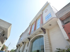 Oyo 40230 Hotel Royal Palace