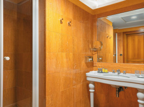 Отель Rome Marriott Park