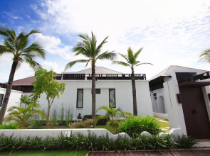 The Oriental Beach Pool Villa & Village