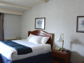 Travelodge by Wyndham Milwaukee