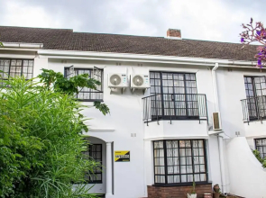 Inviting 3-bed Apartment In The City