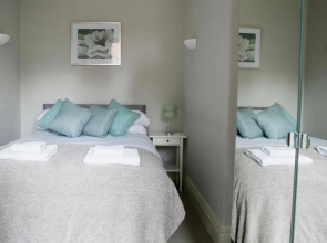 Harlow apartment