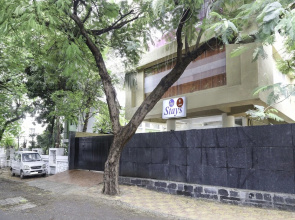 Oyo 10329 Hotel Truvic
