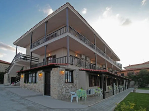 Apollo Apartments & Studios