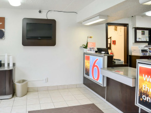 Motel 6 Toledo, OH