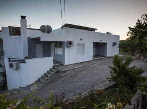 Alexandros Apartments