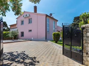 Amazing Home in Pula With Wifi and 2 Bedrooms