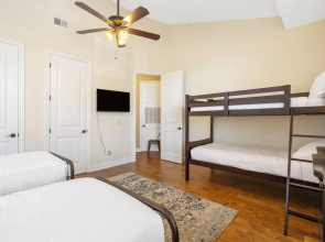 Luxury Penthouse - Amazing Views! Near Sdc!