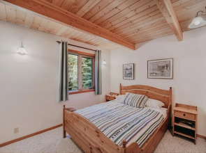 75sl - Wifi - Bbq - Pets Ok - Sleeps 6 2 Bedroom Home by RedAwning