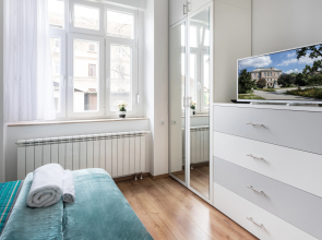 Bright 2BDR Apt near Main Bus Station-FREE PARKING