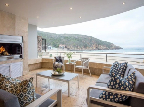 Charming Room in a Seafront Villa With its own Kitchen and Lounge