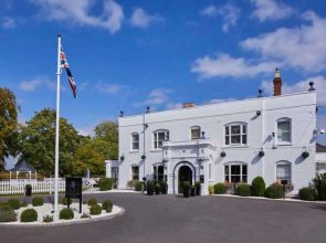 WorldHotels Distinctive Woughton House Hotel