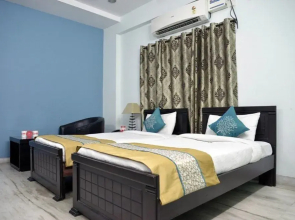 OYO 1749 Apartment Hotel Gayatri Nest