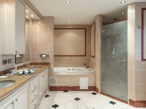 Radisson Hotel, Астана