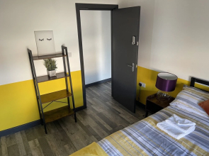 The Willow - Superb Spacious 3 Bed Room Apartment