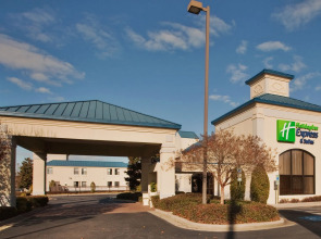 Holiday Inn Express Suites Wilson I-95