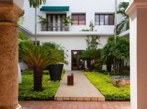 Amazing 6BR 2Pools - Sundeck & BBQ