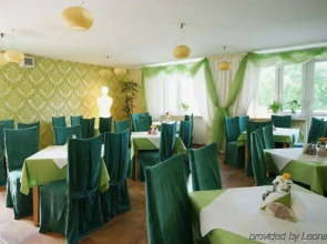 Hotel Wilanów Warszawa by DeSilva