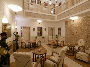 Riad Wazani Square & SPA