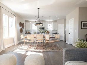Urban by Avantstay Elegant East Nashville Condo Hip & Trendy Area
