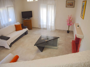 Villa Elina By Golden Residence
