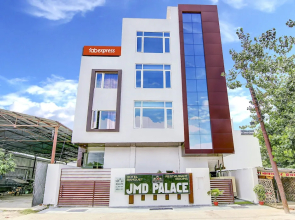 Gayatri Palace by OYO Rooms