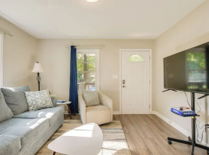 Charming Greenville Home w/ Yard: 3 Mi to Downtown