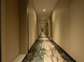 Yiyang Qianyi Hotel (North Branch of City College)