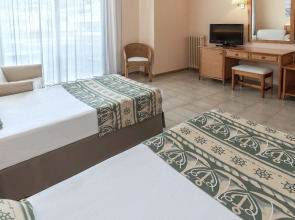 Hotel GHT Oasis Tossa & Spa