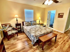 Mi Casa Del Mar 2 Bedroom Home by RedAwning