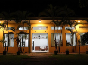 Emburi Hotel