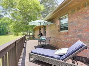 Cozy Georgia Getaway w/ Deck, Grill & Fire Pit!