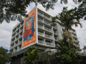 Cairns Plaza Hotel