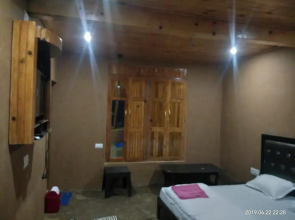 Mud House Cottage (6km from Center)