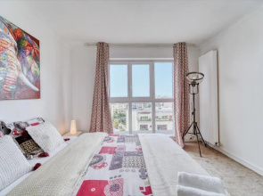 Chic and spacious apart with parking