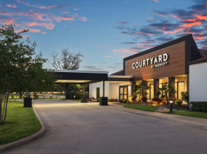 Courtyard by Marriott Dallas-Fort Worth/Bedford