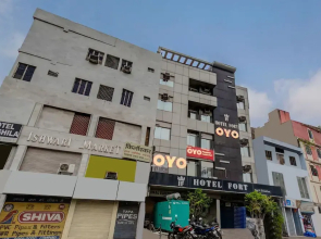 OYO Flagship 42717 Hotel Fort