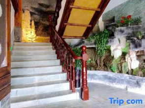 Xijiang Story Resort Hotel (Xijiang Qianhu Miao Village No. 4 Fengyu Bridge Branch)