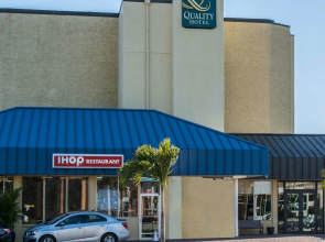 Dolphin Sands Clearwater Beach, an Ascend Collection Hotel