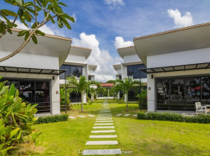La Plage Resort & Beach Club