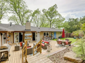 Spacious Atlanta Home w/ Yard ~ 9 Mi to Downtown