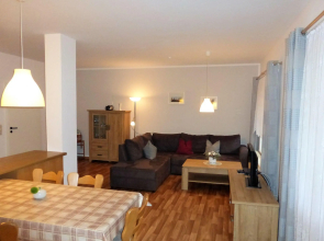 Geraeumige Ferienwohnung mit Terrasse in Kluetz