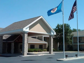 AmericInn Hotel & Suites Owatonna - Conference Center