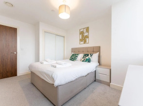 Seven Living Broadway Residences - One Bedroom Apartment - Free Parking on Site