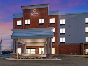 Comfort Suites Murfreesboro Shopping District