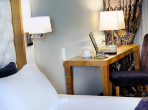 Tugcu Hotel Select