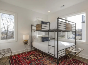 Ech3 - Hangout Suite on the Roof With Incredible Skyline Views!